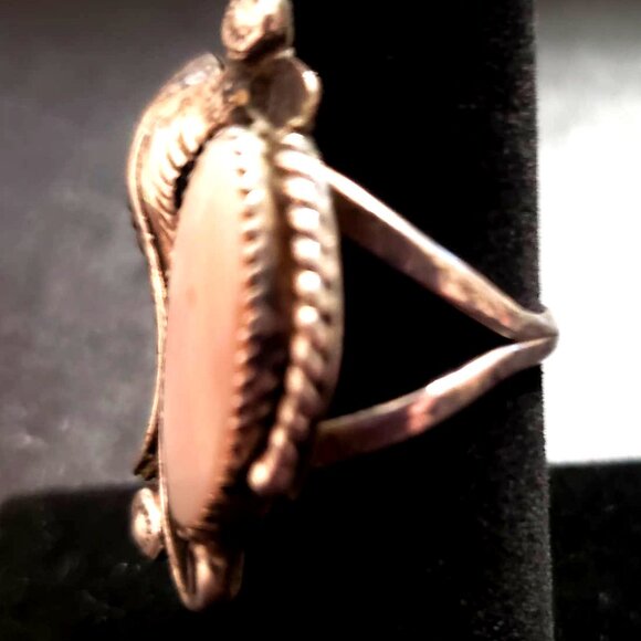 Navajo Mother of Pearl Ring s6.75   (NAR 1437) - Picture 3 of 7